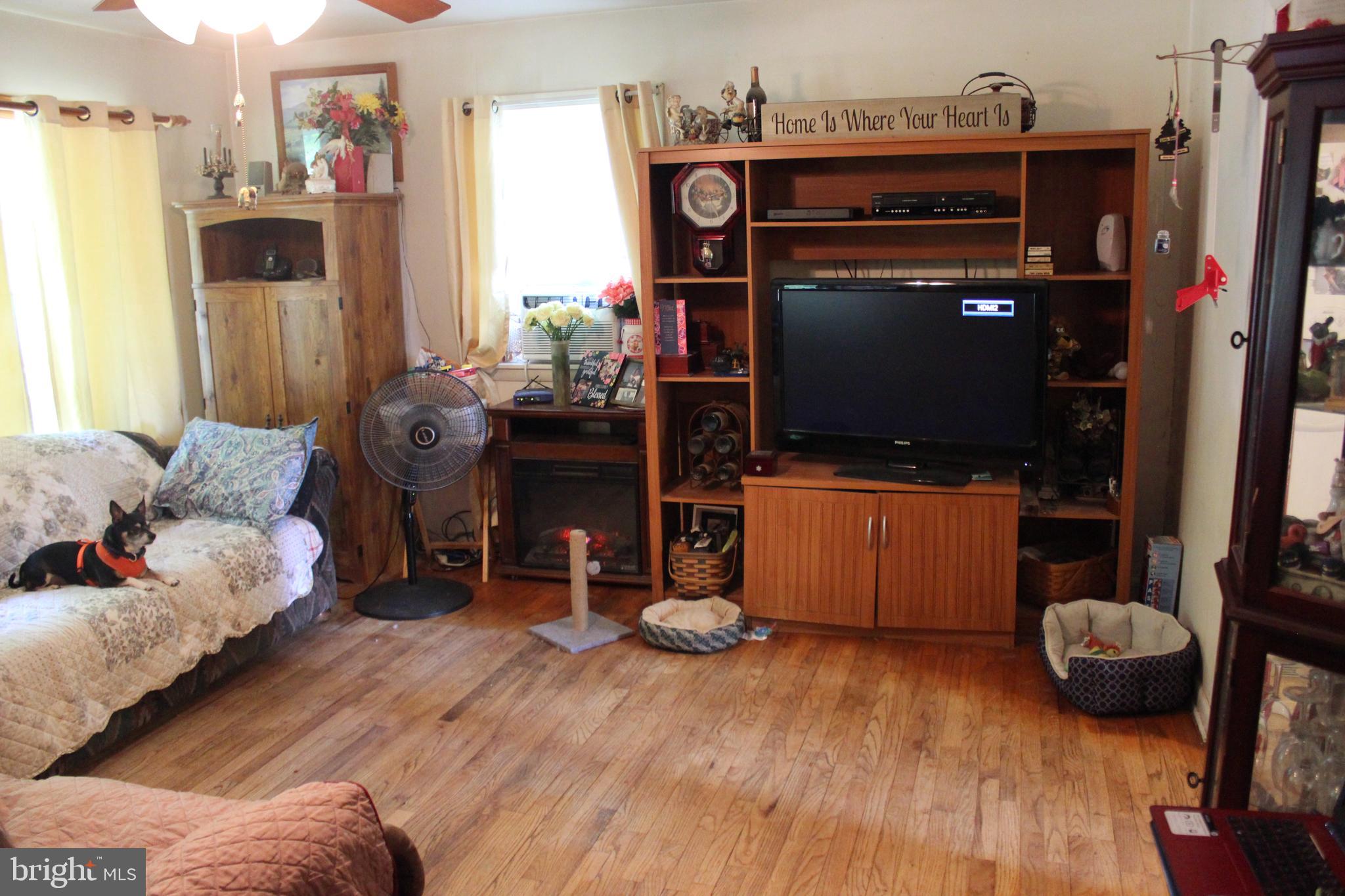 105 Carter Road Church Hill, MD 21623 - Photo 3 of 20 Living Room