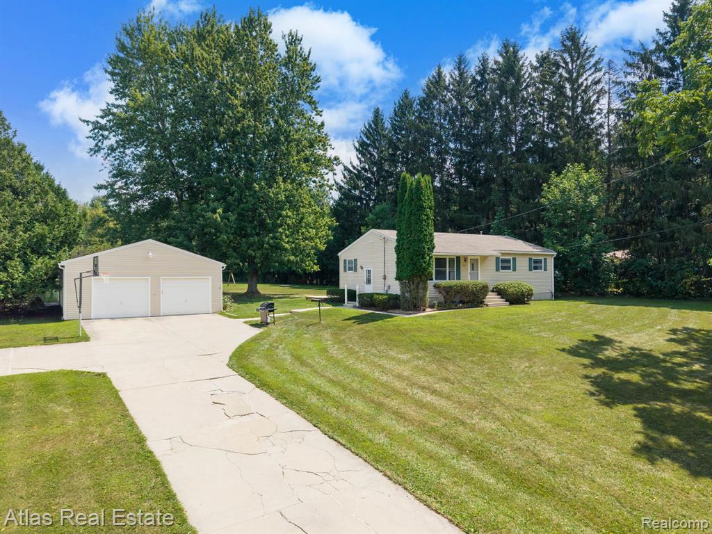 5067 Walker Road Davison, MI 48423 - Photo 1 of 44