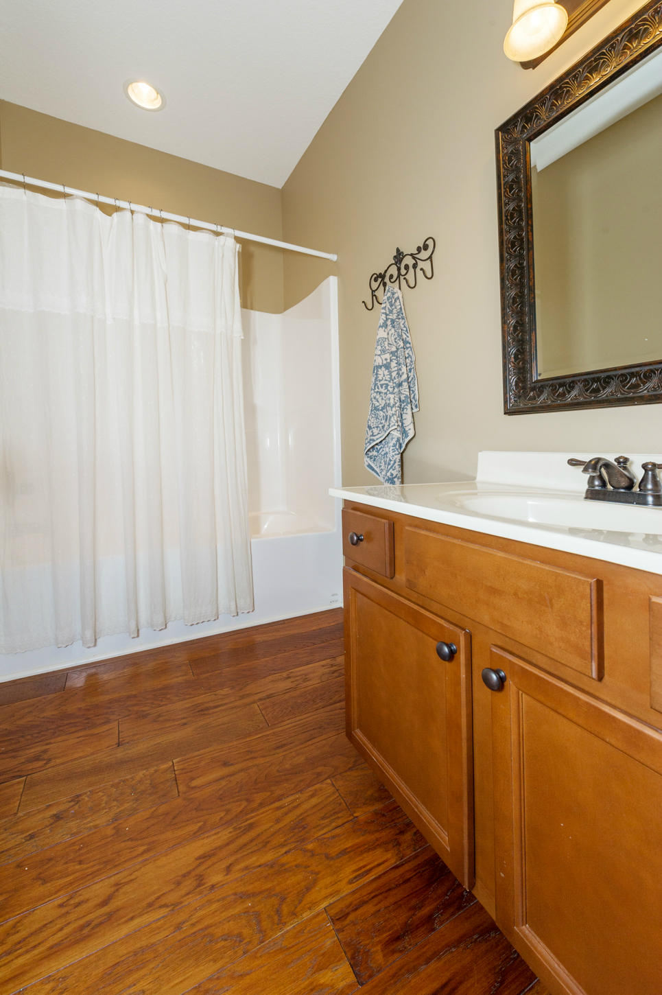 11624 Edison Road Knoxville, TN 37932 - Photo 14 of 33 Bathroom