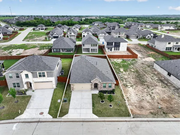 $2,800 | 925 Creekhollow Drive, Godley, TX 76044