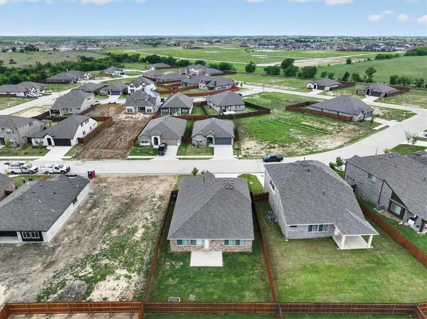 $2,800 | 925 Creekhollow Drive, Godley, TX 76044