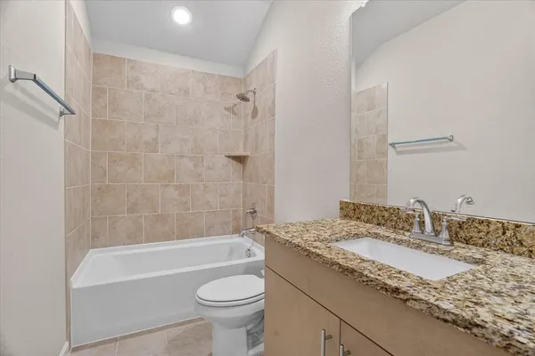 $2,800 | 925 Creekhollow Drive, Godley, TX 76044