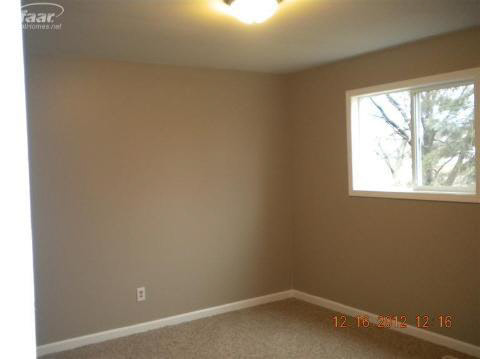 13467 North Bray Road Clio, MI 48420 - Photo 8 of 13 20195916-7.JPG
