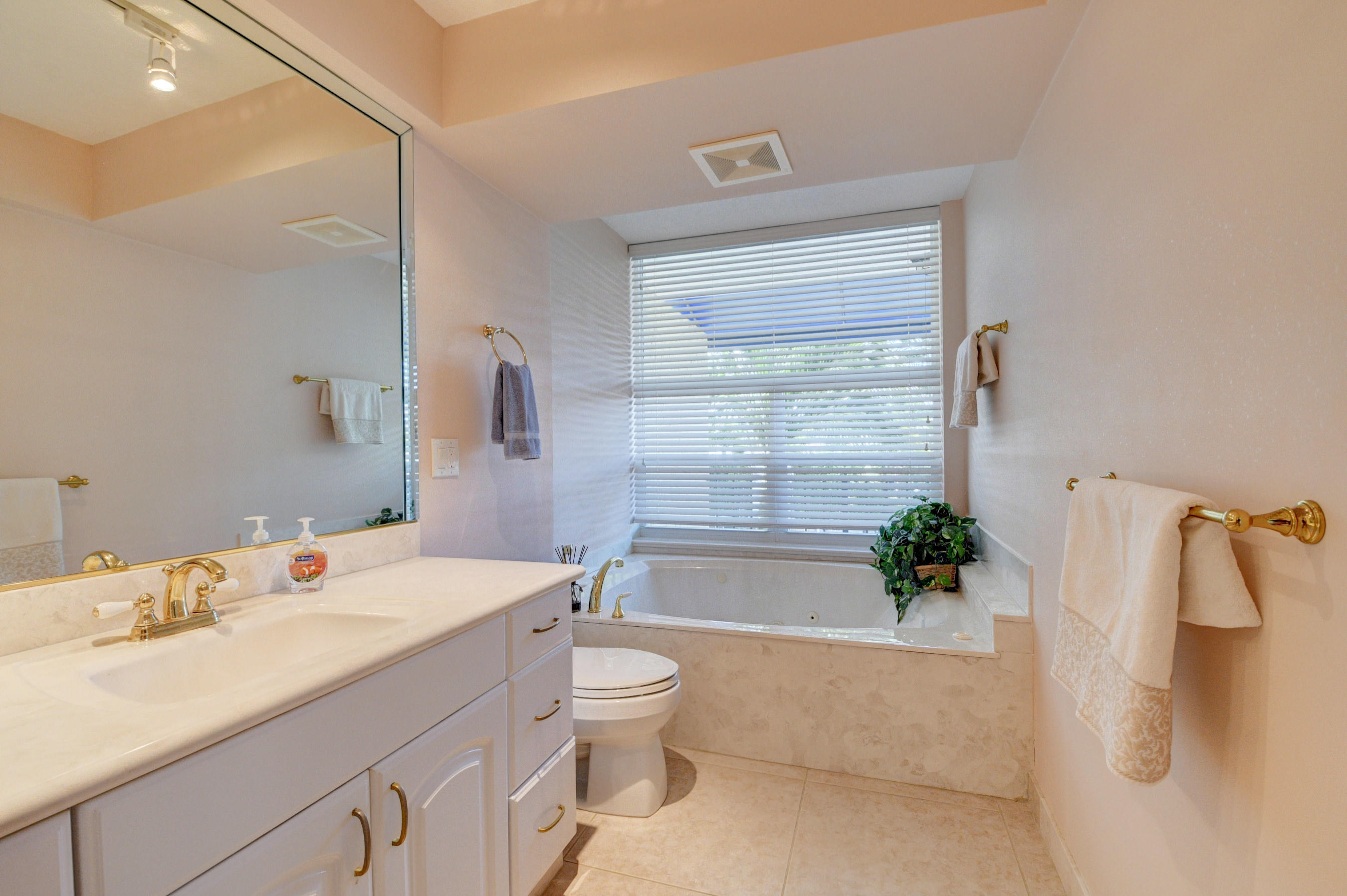 780 Jeffery Street, Unit 1 Boca Raton, FL 33487 - Photo 32 of 53 DSC_4460_1_2_3_4