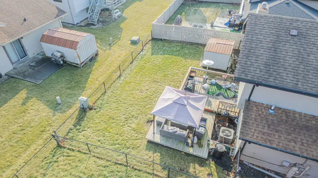 view of a house with a swimming pool