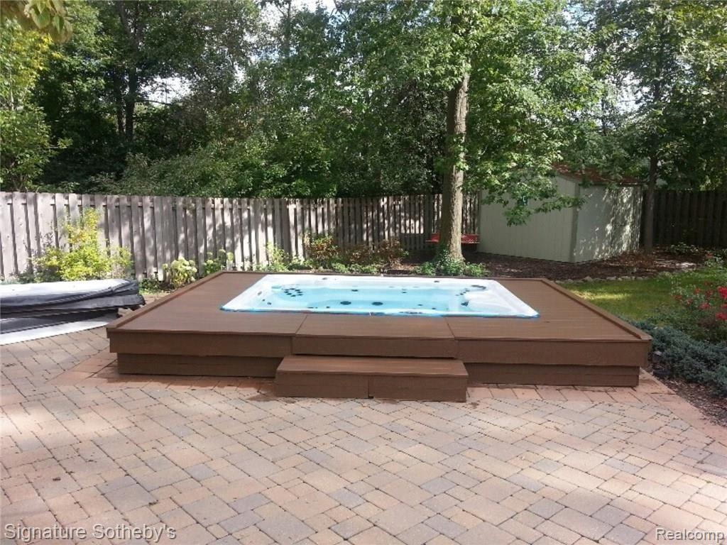 1860 Yorkshire Road Birmingham, MI 48009 - Photo 46 of 48 49 - Hot Tub.jpg