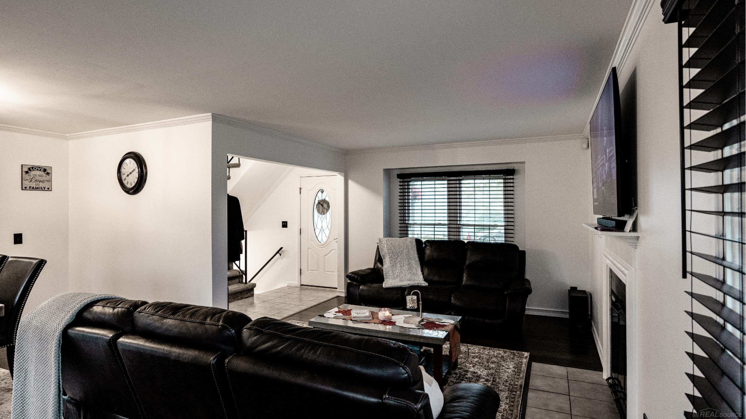1612 Stonecrest Drive Rochester, MI 48307 - Photo 8 of 98 50189371-99527c9e-c8c0-4aac-8c38-96da4f48545c.JPG