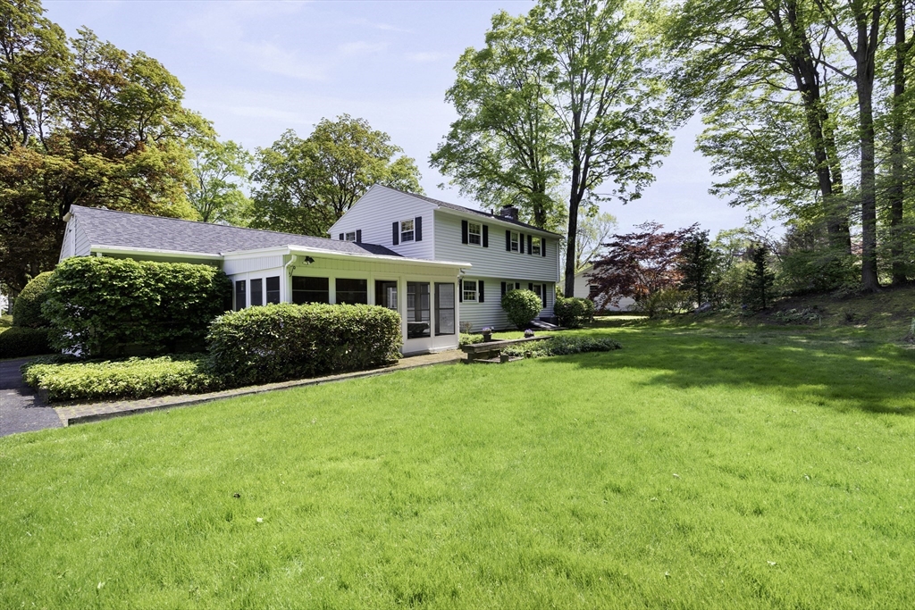 55 Longfellow Road Holyoke, MA 01040 - Photo 10 of 35