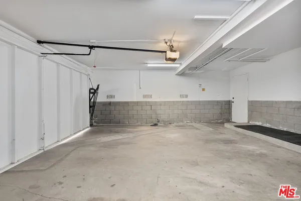 a view of a garage