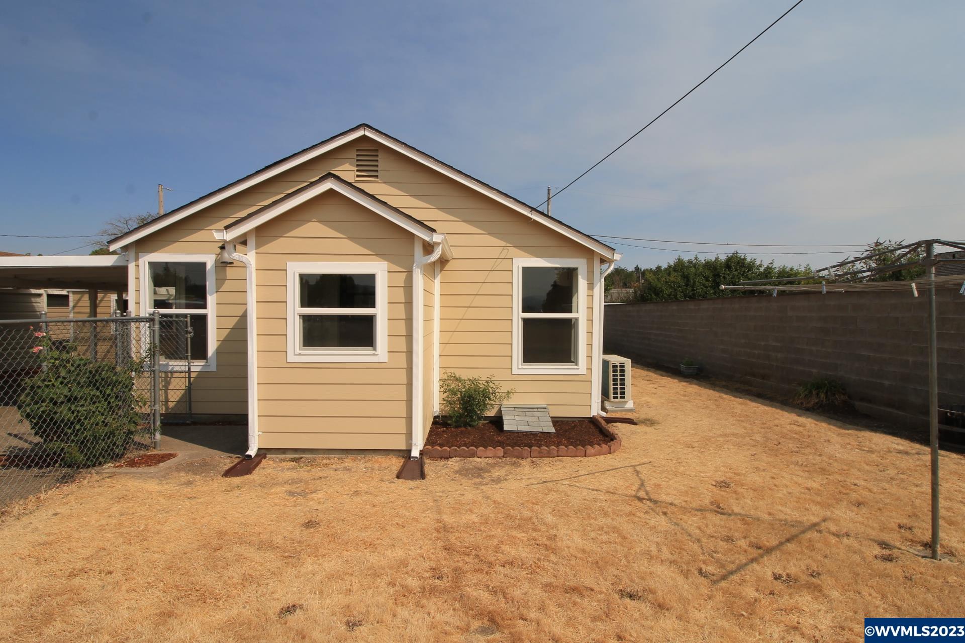311 Gilbert Street Lebanon, OR 97355 - Photo 2 of 33