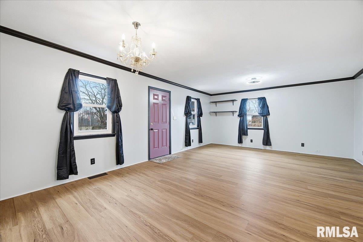 3803 North Grand Boulevard Peoria, IL 61603 - Photo 12 of 33