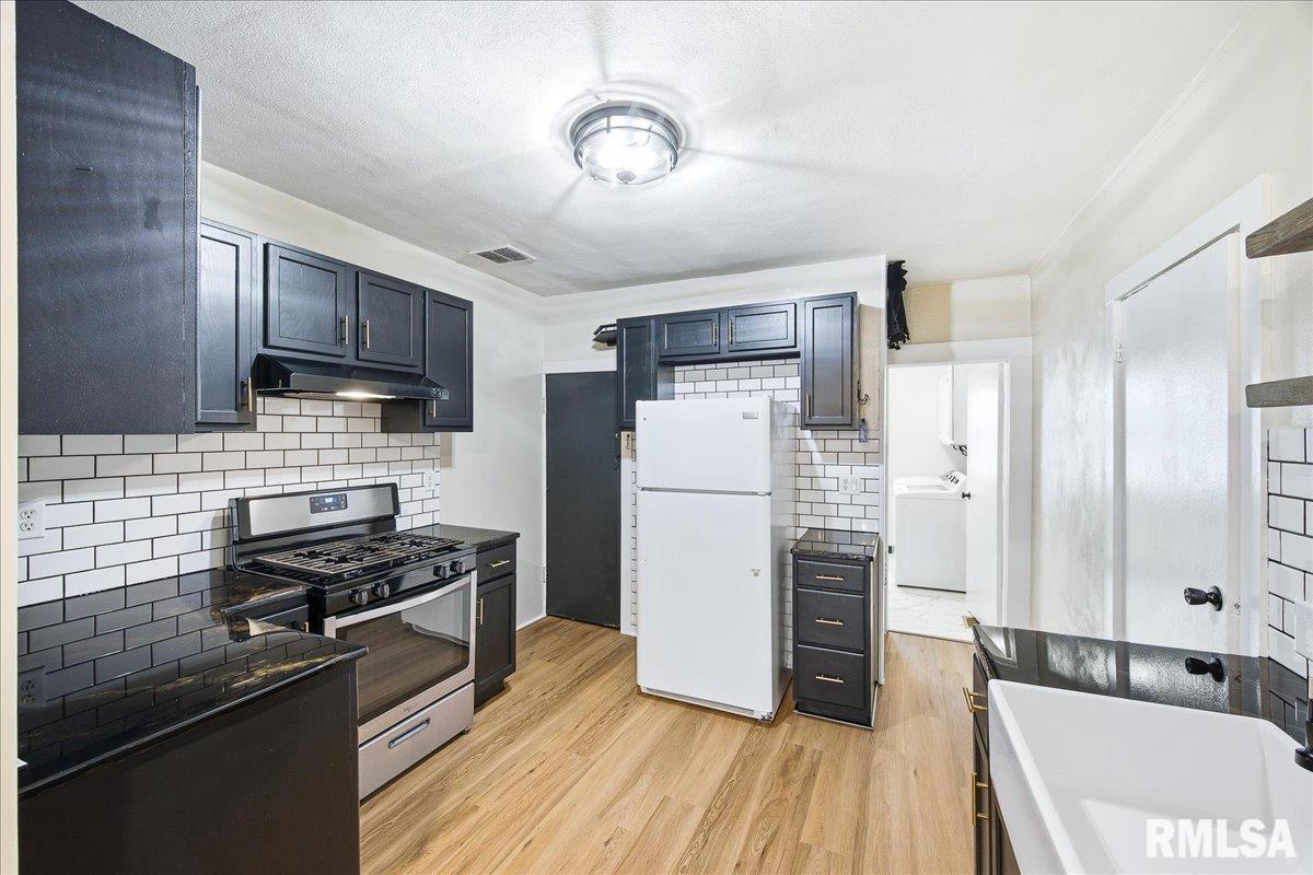 3803 North Grand Boulevard Peoria, IL 61603 - Photo 13 of 33