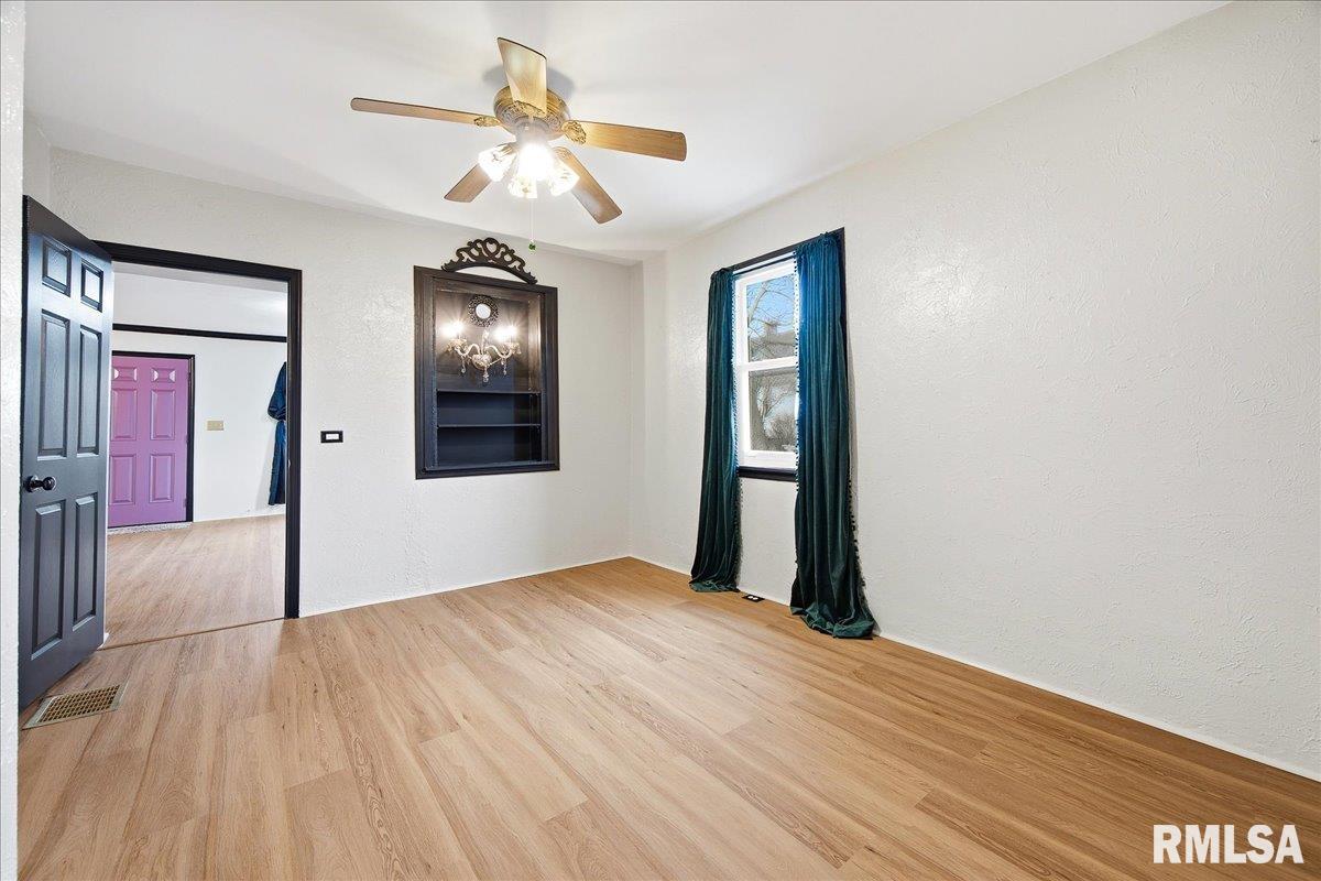 3803 North Grand Boulevard Peoria, IL 61603 - Photo 16 of 33