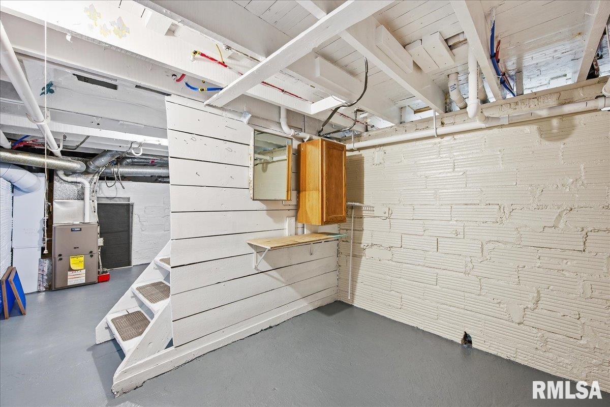 3803 North Grand Boulevard Peoria, IL 61603 - Photo 22 of 33