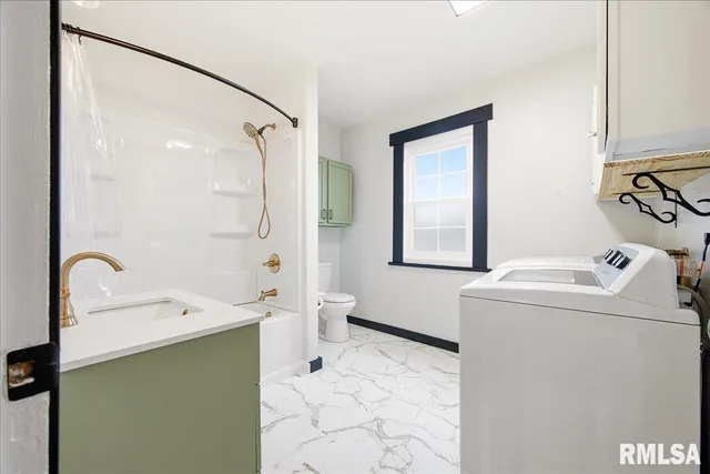 $149,900 | 3803 North Grand Boulevard, Peoria, IL 61603