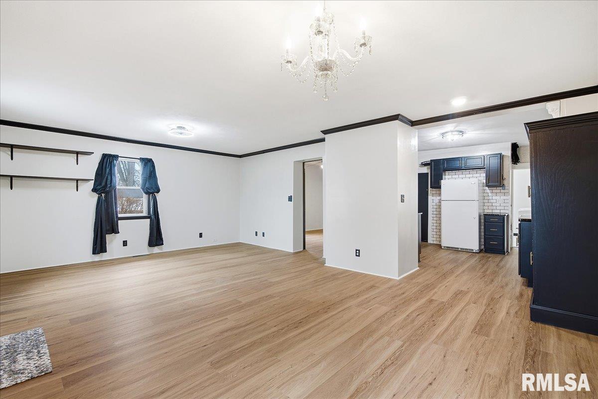 3803 North Grand Boulevard Peoria, IL 61603 - Photo 6 of 33