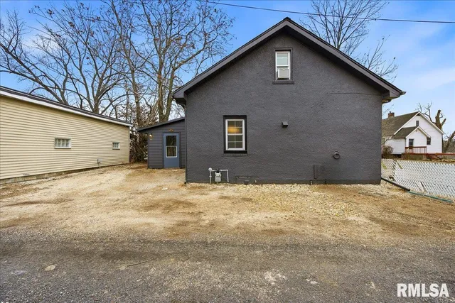 $149,900 | 3803 North Grand Boulevard, Peoria, IL 61603