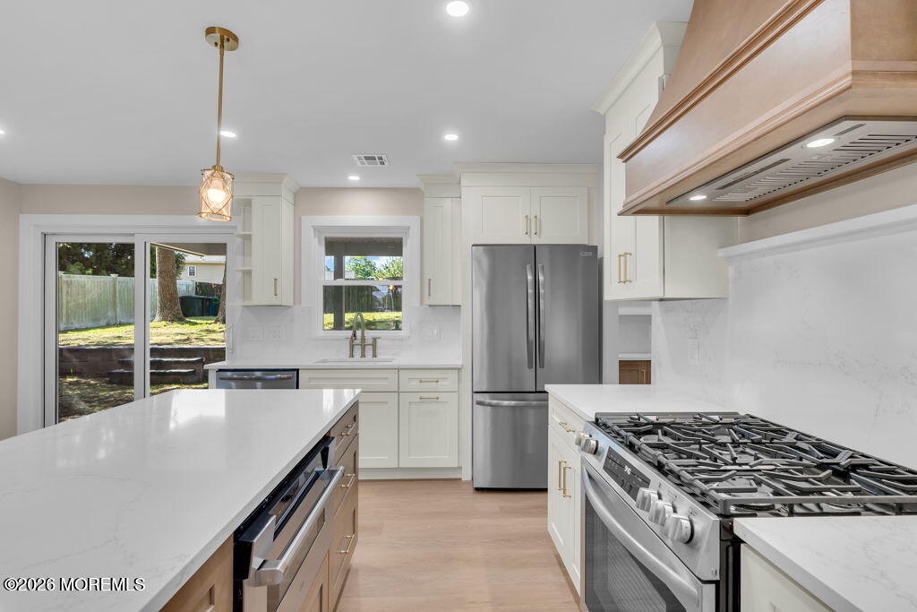 148 Torpedo Road Manahawkin, NJ 08050 - Photo 11 of 39 medium-019e7936-4930-736e-bcae-27d9e5a73