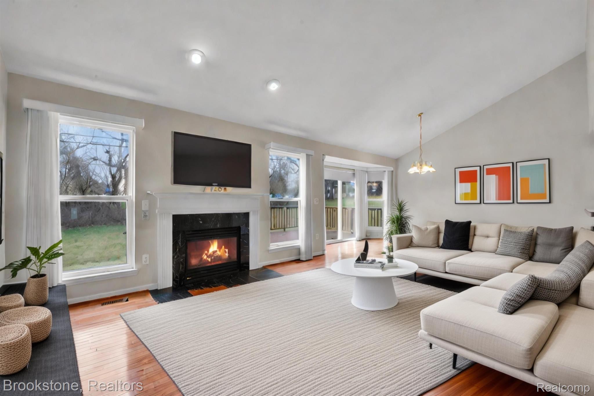 1134 Churchill Circle Rochester, MI 48307 - Photo 3 of 42 Great Room With Virtual Staging