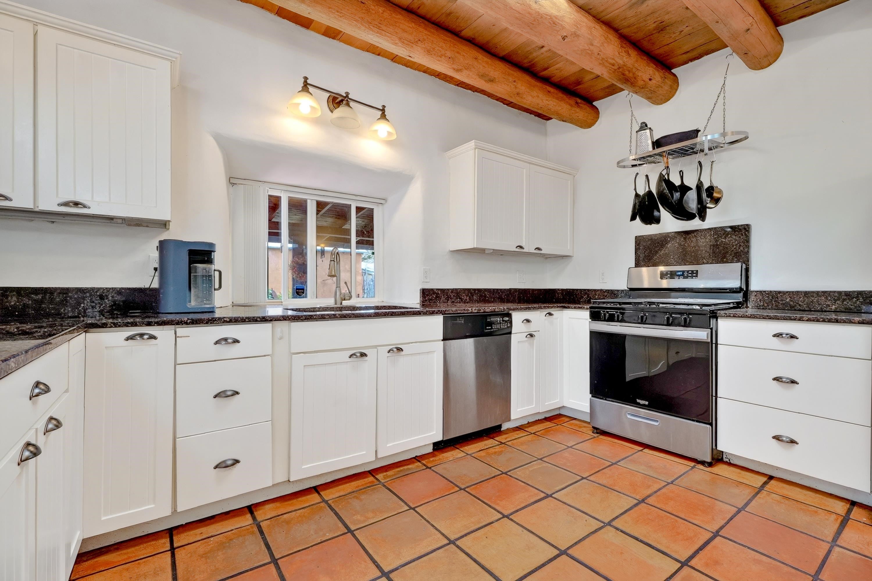 32 Valerio Road Ranchos de Taos, NM 87557 - Photo 9 of 27 Gallery Image 9