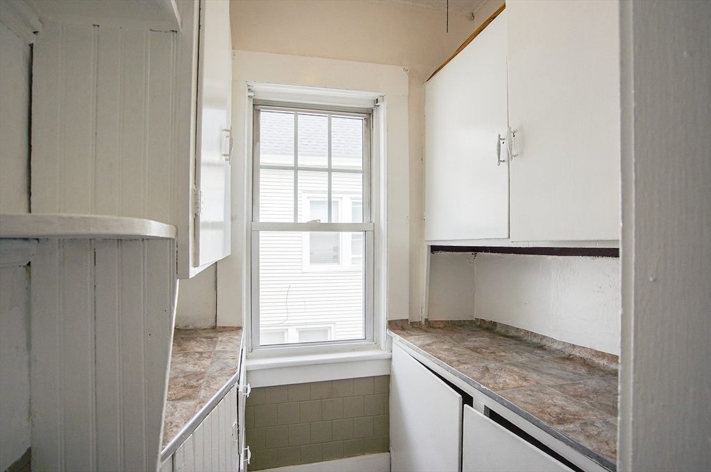 25-27 Virginia Street, Unit 27 Springfield, MA 01108 - Photo 6 of 20