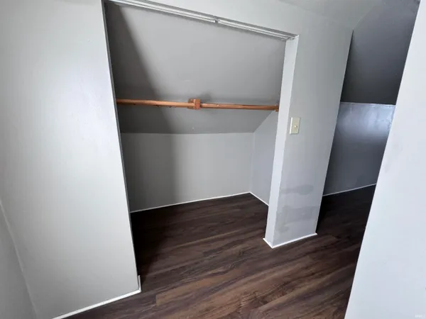 $1,000 | 2112 West 11th Street, Muncie, IN 47302