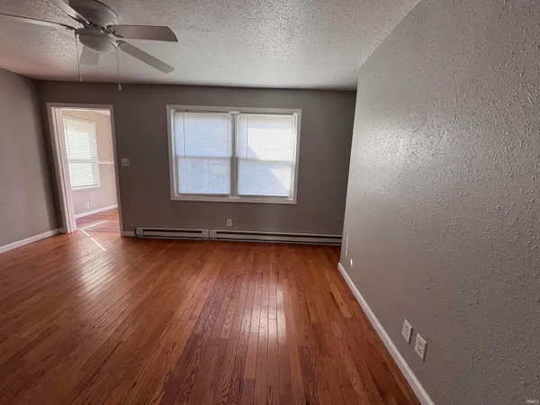 $1,000 | 2112 West 11th Street, Muncie, IN 47302