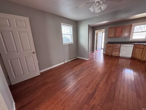 $1,000 | 2112 West 11th Street, Muncie, IN 47302