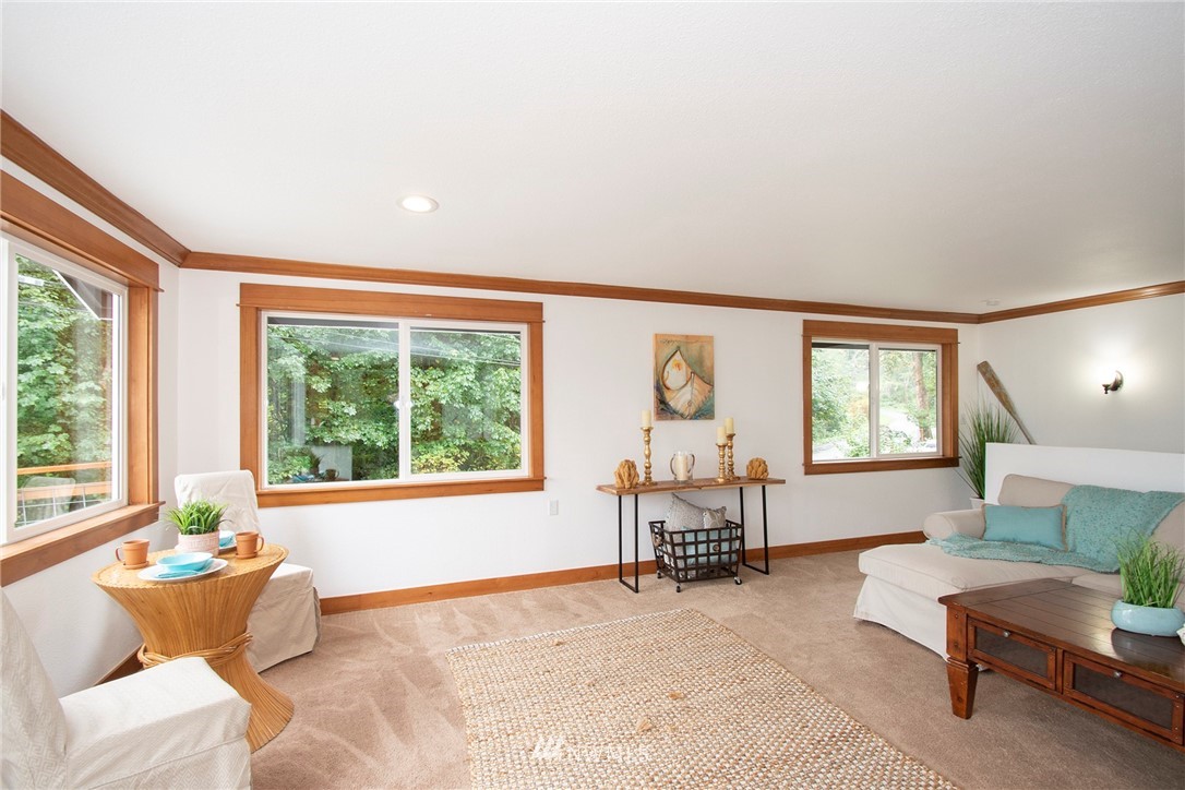 8907 Southeast Fragaria Road Olalla, WA 98359 - Photo 8 of 25 Gallery Image 8