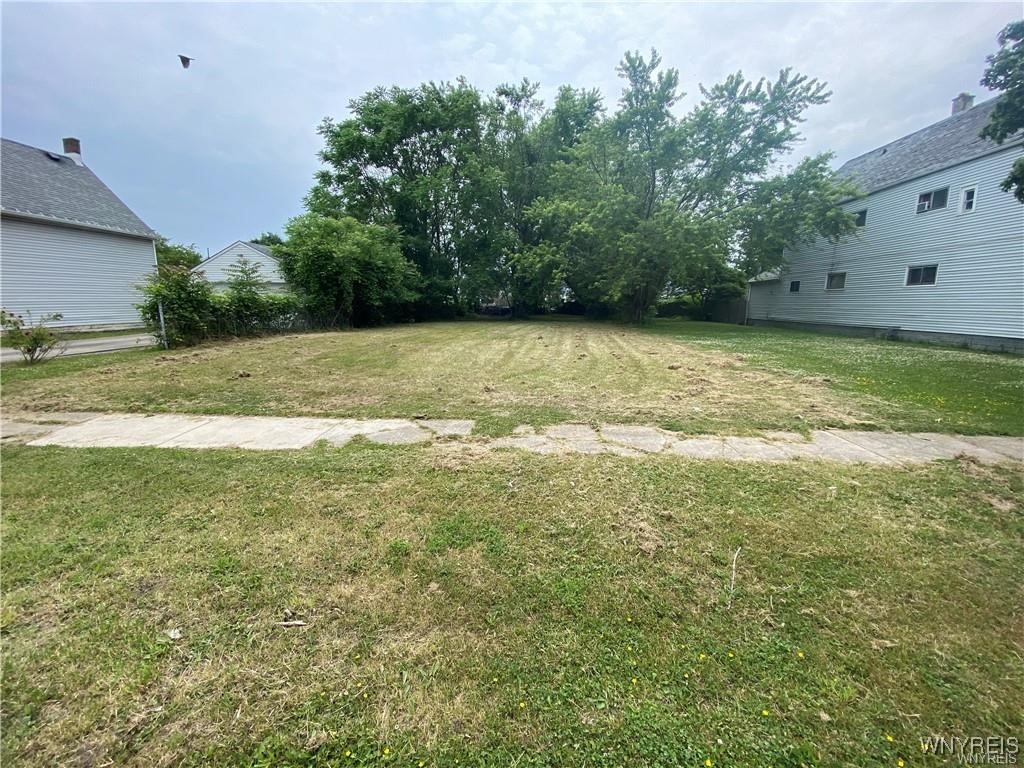 847 Perry Street Buffalo, NY 14210 - Photo 2 of 4