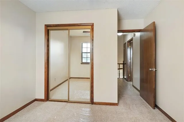 $195,000 | 134 Southwest Robin Road, Lee's Summit, MO 64063