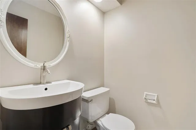 $195,000 | 134 Southwest Robin Road, Lee's Summit, MO 64063