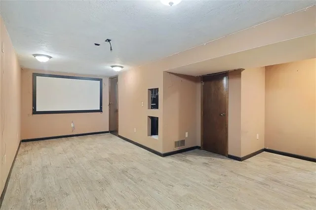 $195,000 | 134 Southwest Robin Road, Lee's Summit, MO 64063