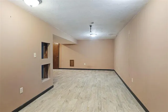 $195,000 | 134 Southwest Robin Road, Lee's Summit, MO 64063