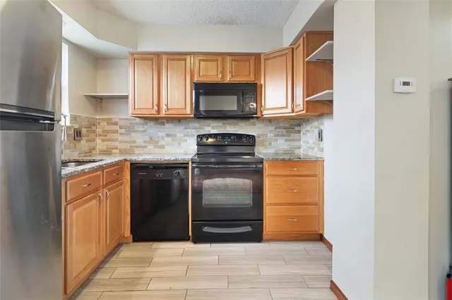 $195,000 | 134 Southwest Robin Road, Lee's Summit, MO 64063