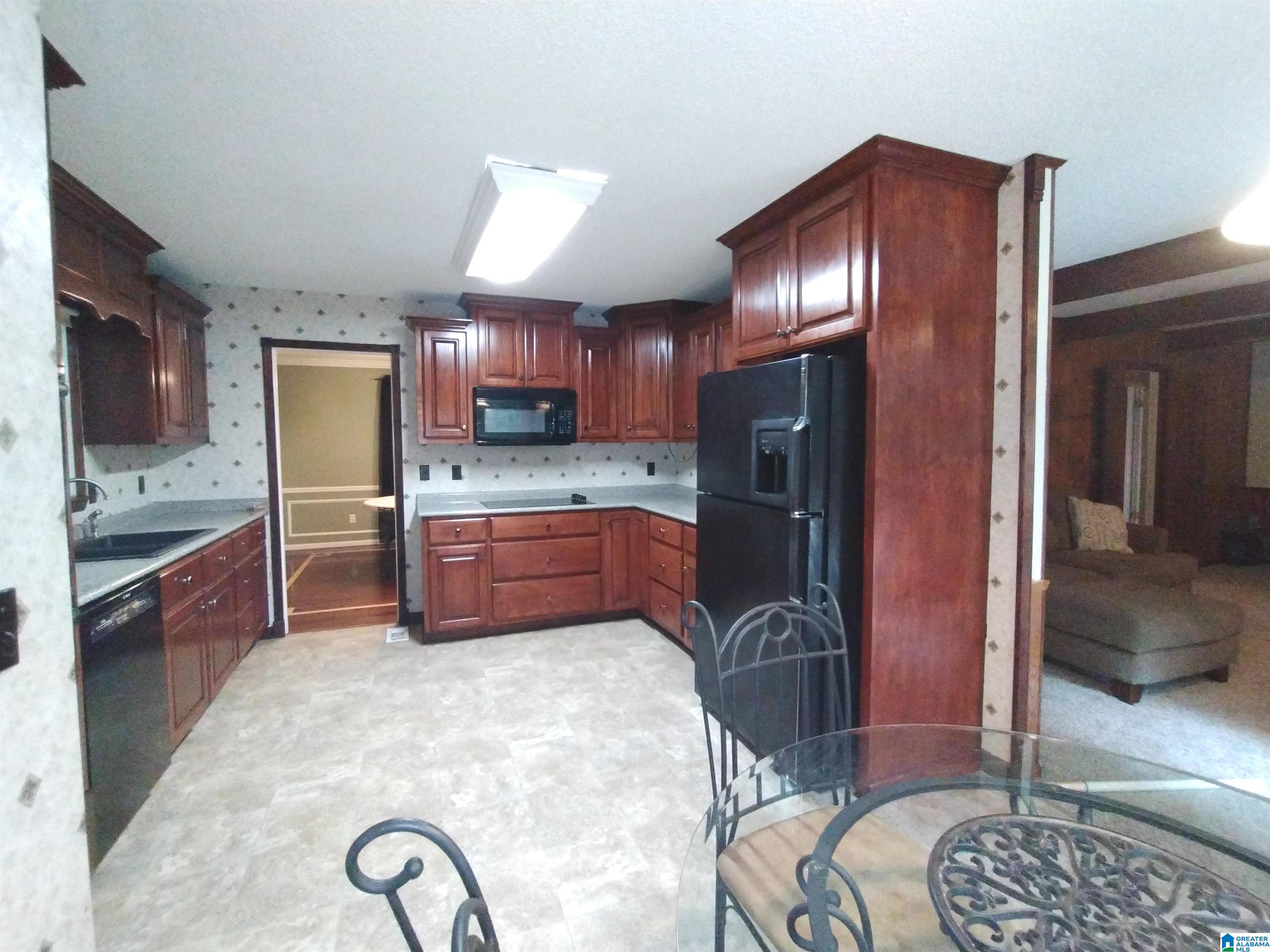 1829 Hamilton Road Pelham, AL 35124 - Photo 5 of 27