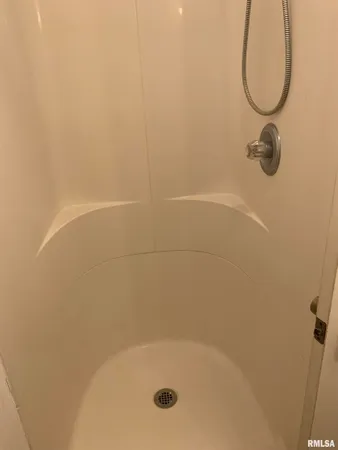 $1,199 | 803 East London Avenue, Peoria Heights, IL 61616