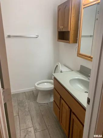 $1,199 | 803 East London Avenue, Peoria Heights, IL 61616
