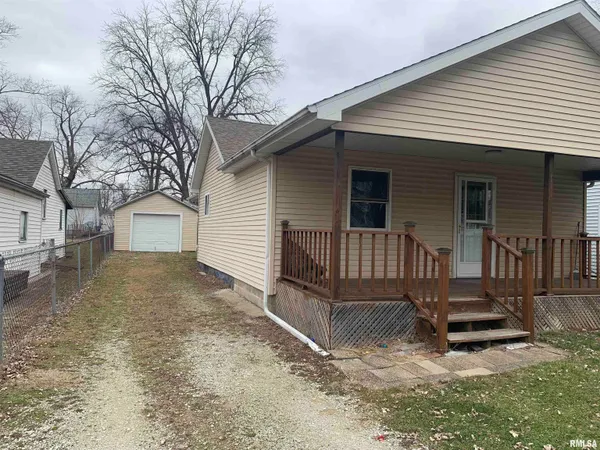 $1,199 | 803 East London Avenue, Peoria Heights, IL 61616