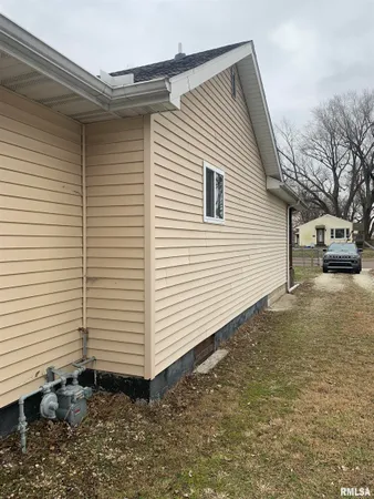 $1,199 | 803 East London Avenue, Peoria Heights, IL 61616