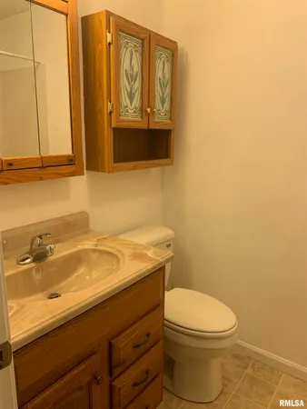 $1,199 | 803 East London Avenue, Peoria Heights, IL 61616