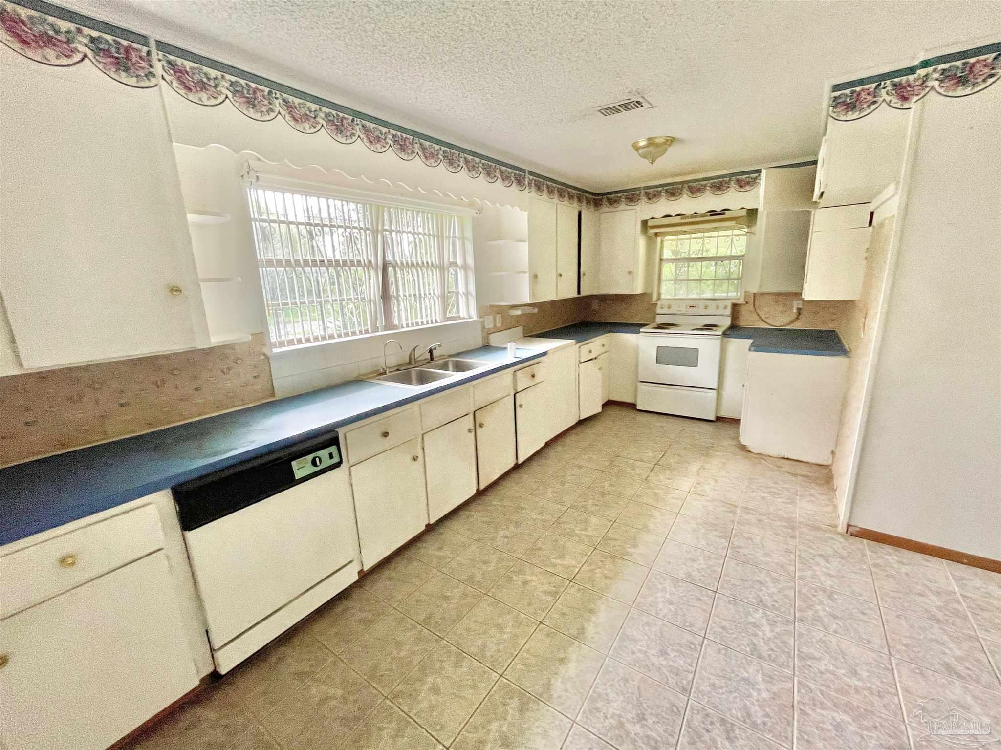 1022 North R Street Pensacola, FL 32505 - Photo 4 of 12 Gallery Image 4