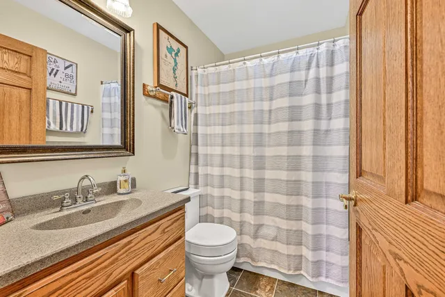 $899,000 | 5812 North River Bay Road, Waterford, WI 53185