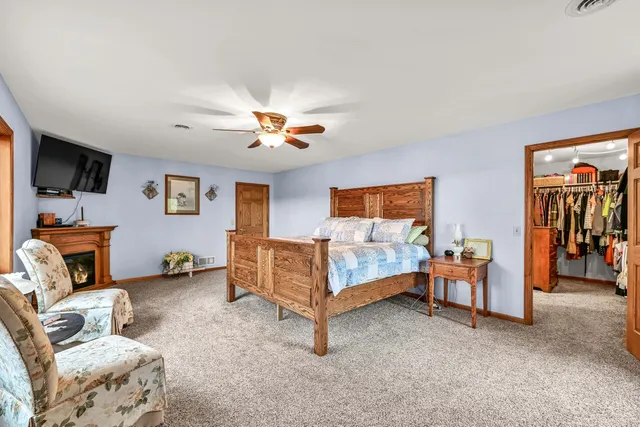 $899,000 | 5812 North River Bay Road, Waterford, WI 53185