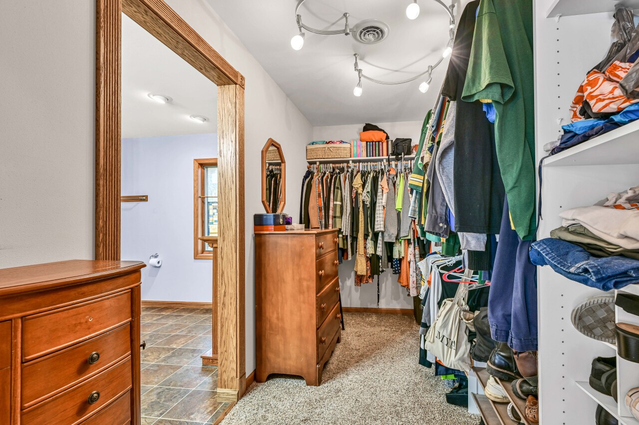 5812 North River Bay Road Waterford, WI 53185 - Photo 20 of 43 Photo 32