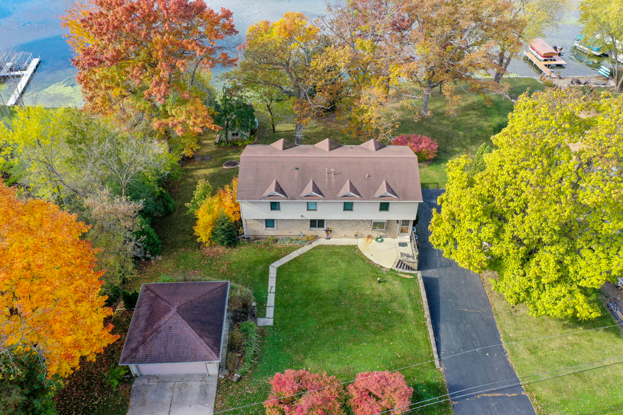 5812 North River Bay Road Waterford, WI 53185 - Photo 2 of 43 Photo 1