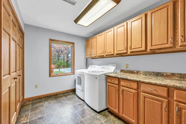 $899,000 | 5812 North River Bay Road, Waterford, WI 53185