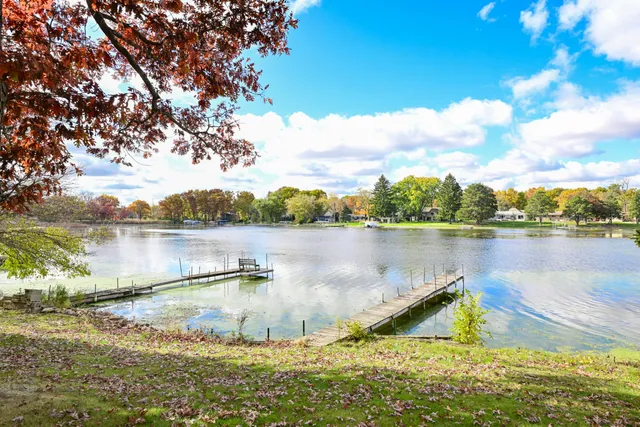 $899,000 | 5812 North River Bay Road, Waterford, WI 53185