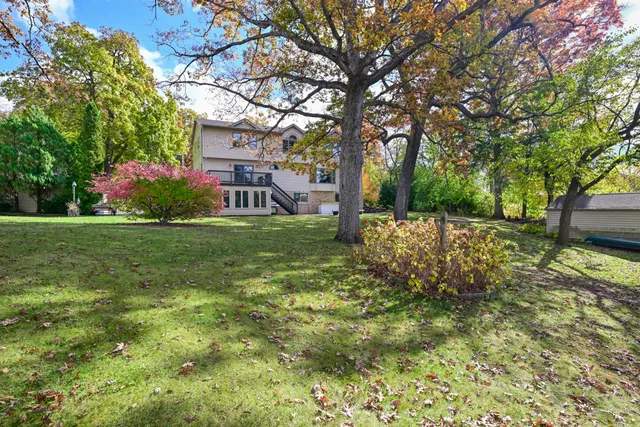 $899,000 | 5812 North River Bay Road, Waterford, WI 53185