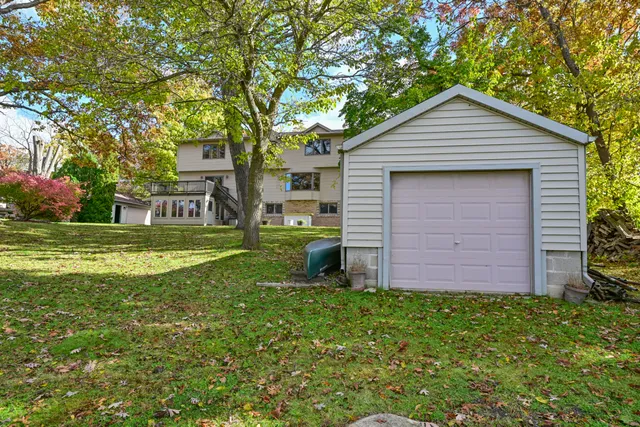 $899,000 | 5812 North River Bay Road, Waterford, WI 53185